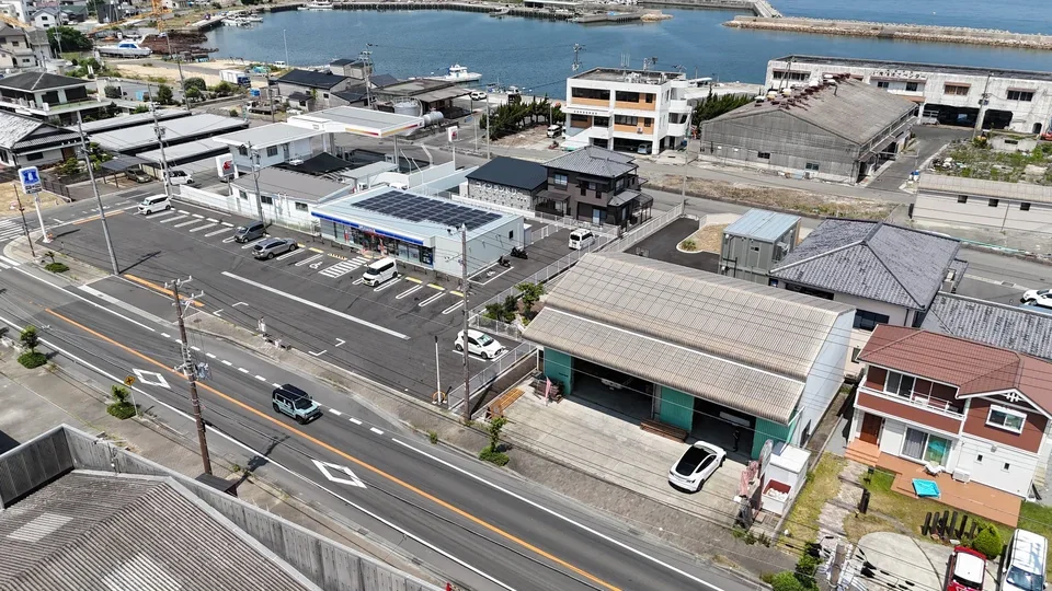 淡路市富島｜ローソン隣・県道沿い・大型倉庫付き売土地