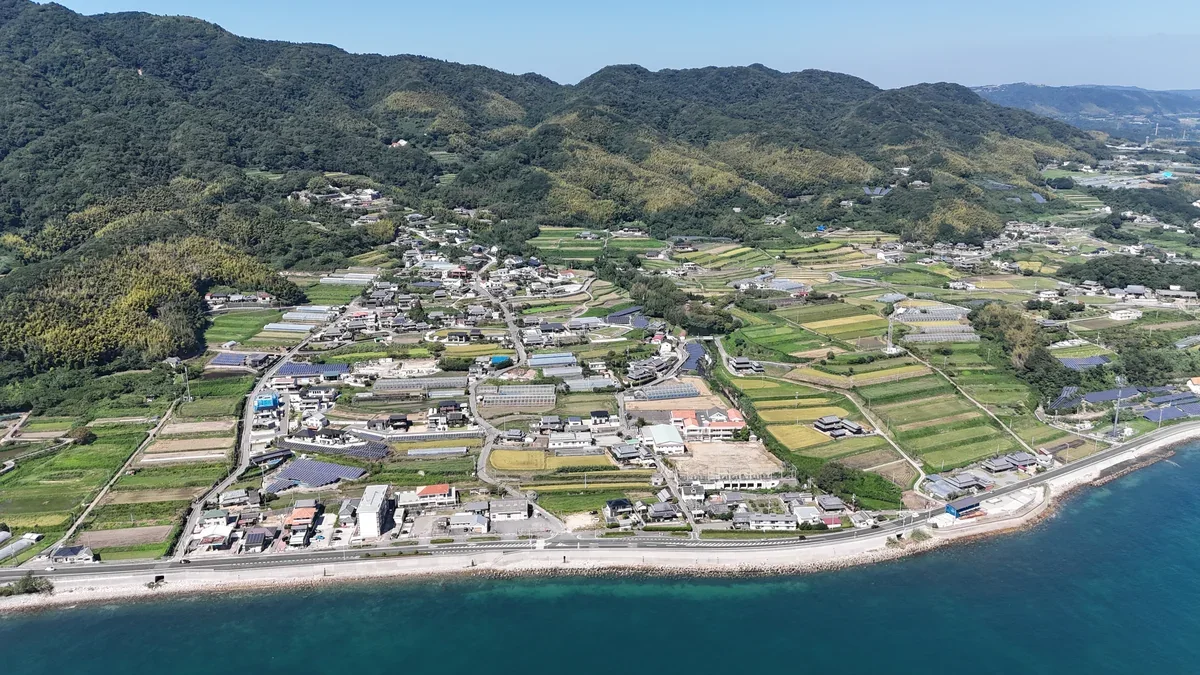 淡路市釜口1382：釜口の海岸線と周辺の広がり