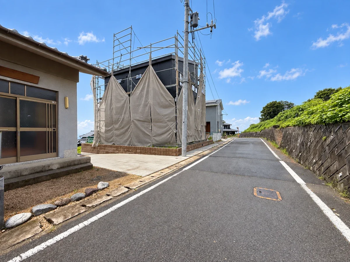 淡路市野島平林87：前面道路と周辺の様子