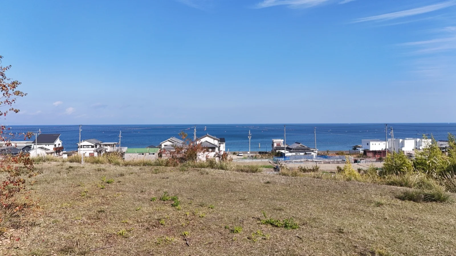 洲本市由良の高台土地から望む海