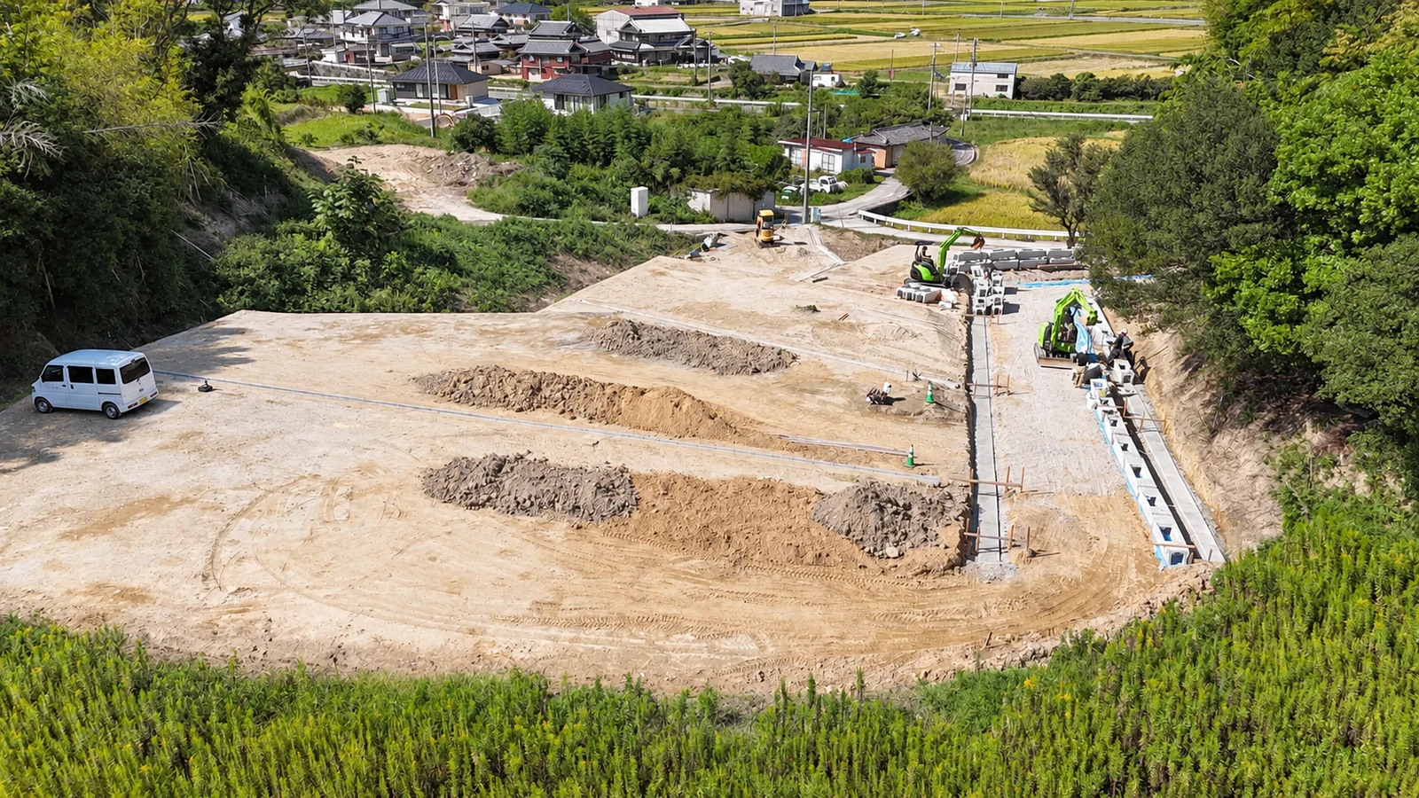 敷地内の整地と道路沿いの工事（2026年10月9日・ドローン撮影）
