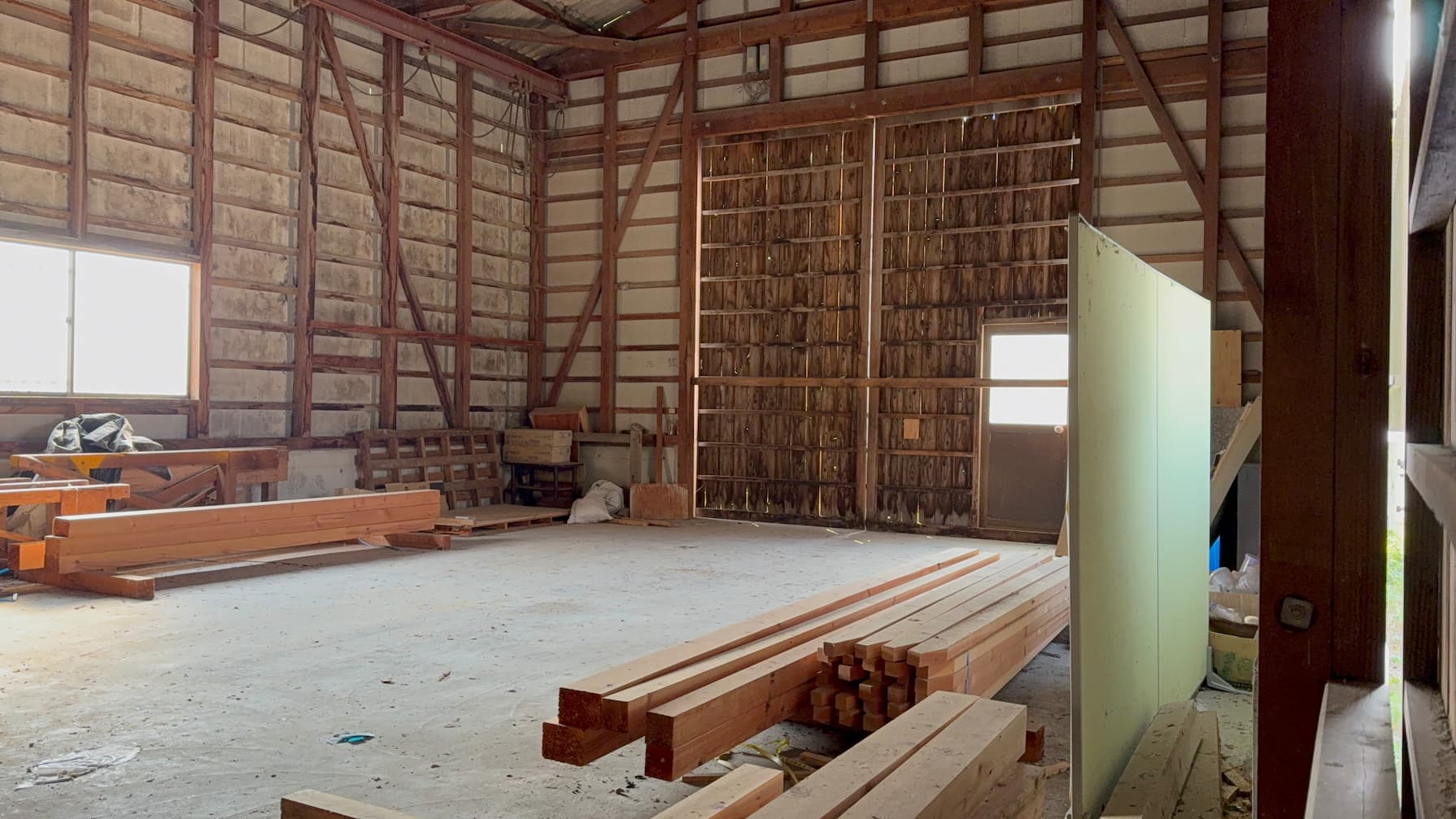 淡路市中田 倉庫&事務所