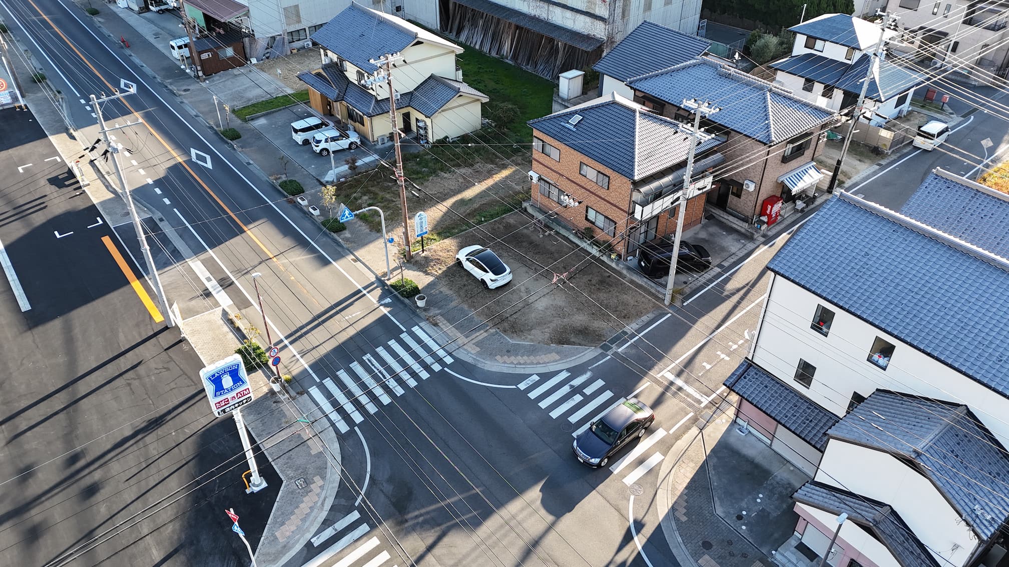 淡路市富島2032・2033 ローソン向かいの県道沿い角地